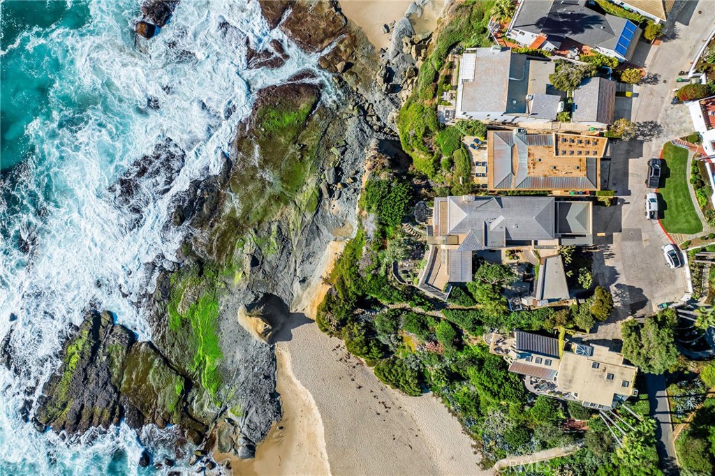 15 Camel Point Drive