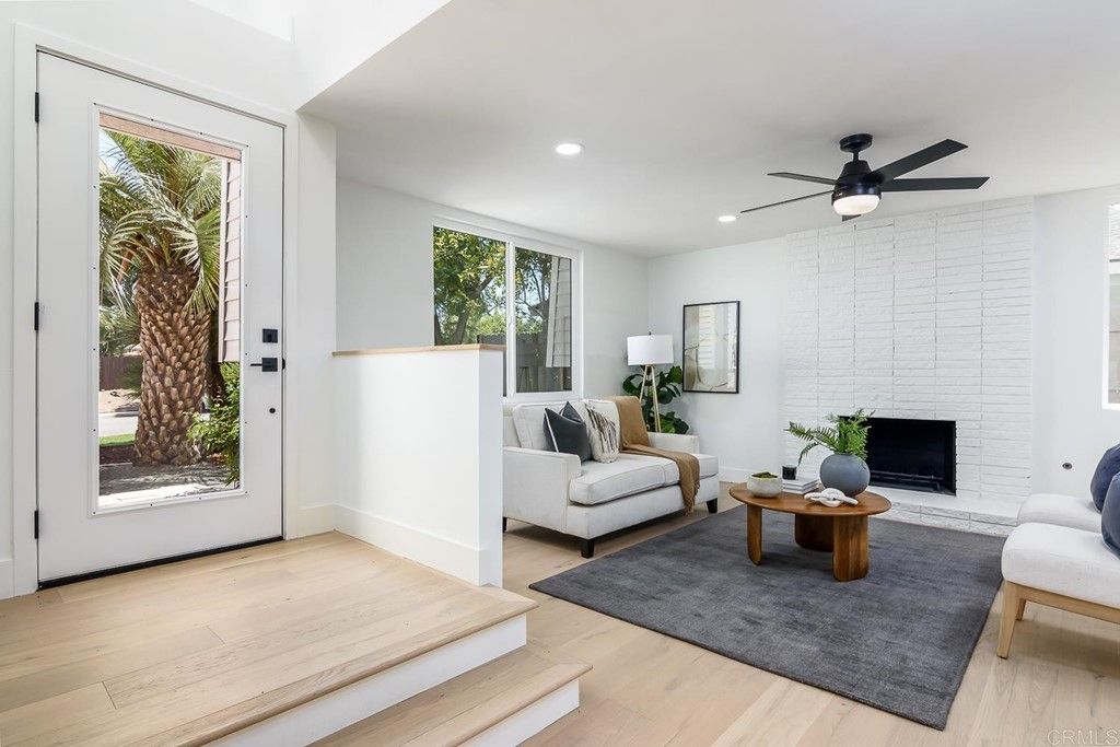 listing image 130725639617369537373