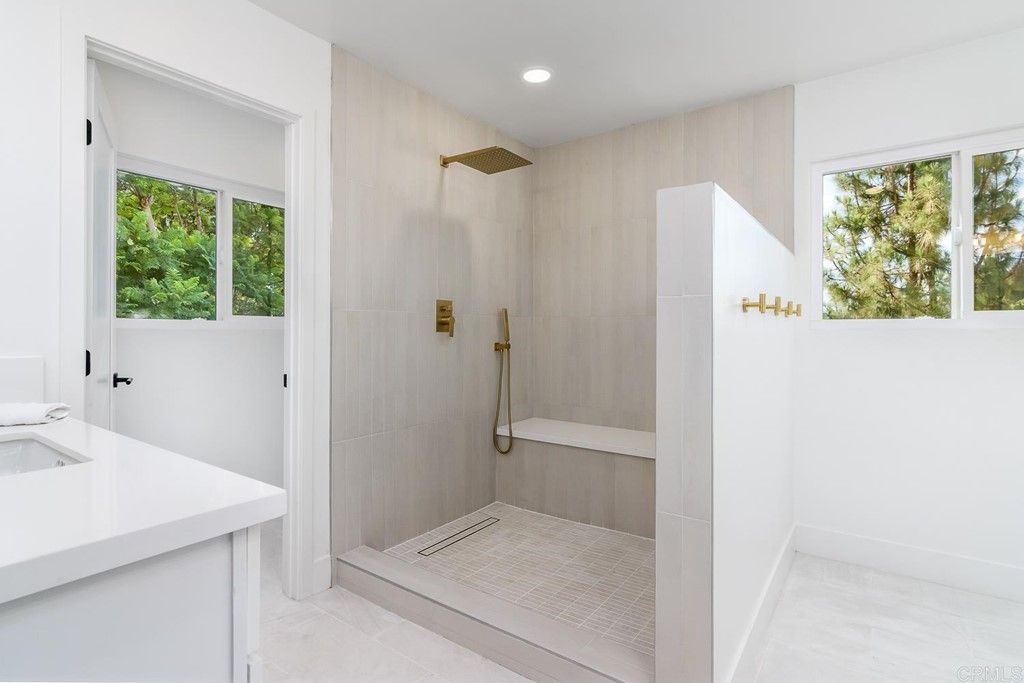 listing image 130724432732969160646