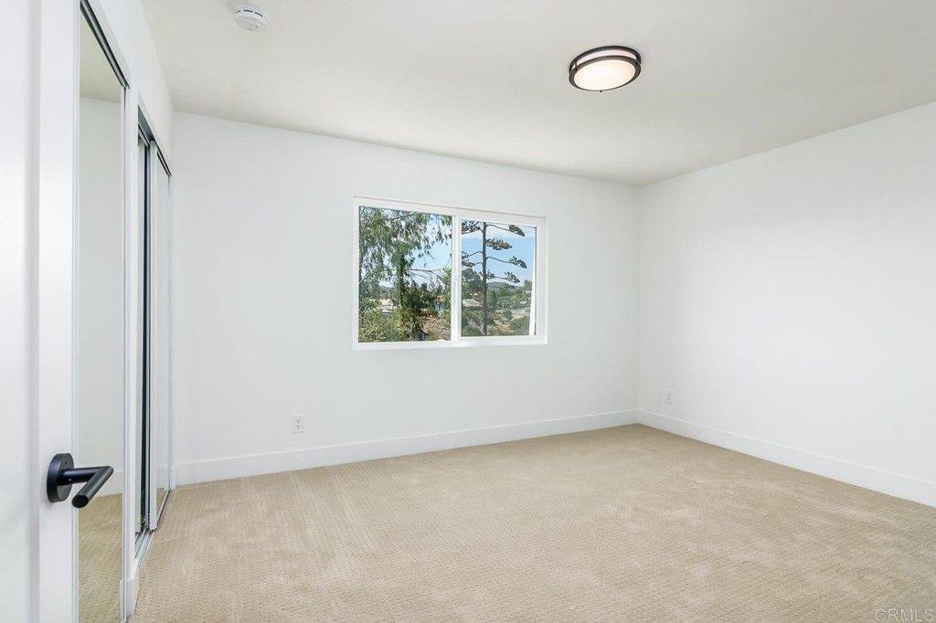 listing image 130722158224961573581