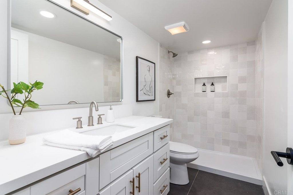 listing image 130727193858973322515