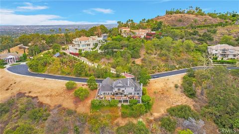 A home in North Tustin