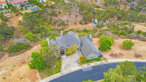 A home in North Tustin