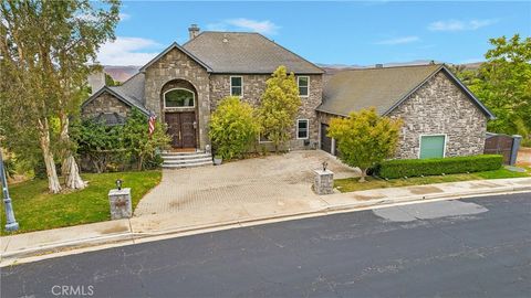 A home in North Tustin