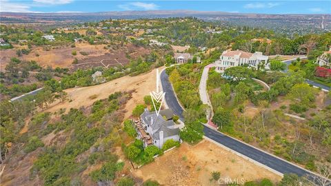 A home in North Tustin