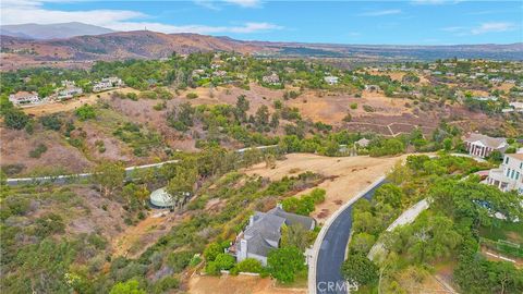 A home in North Tustin