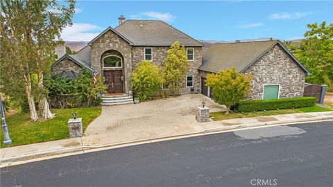 A home in North Tustin