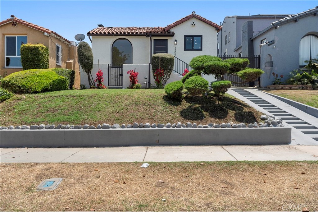View Los Angeles, CA 90043 house