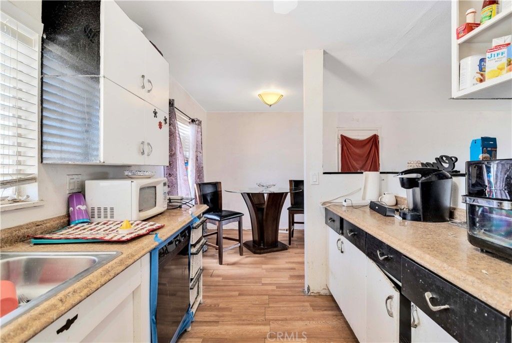 listing image 130729841503571953860