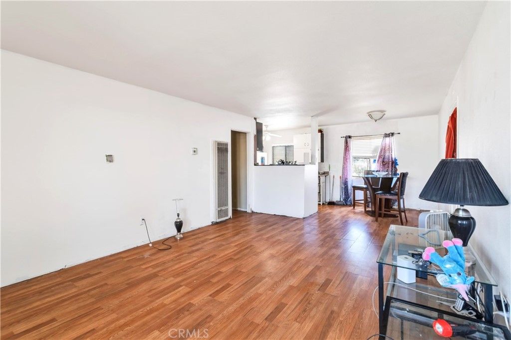 listing image 130727825884814487753