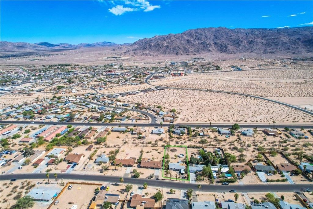 listing image 130729575649191321823