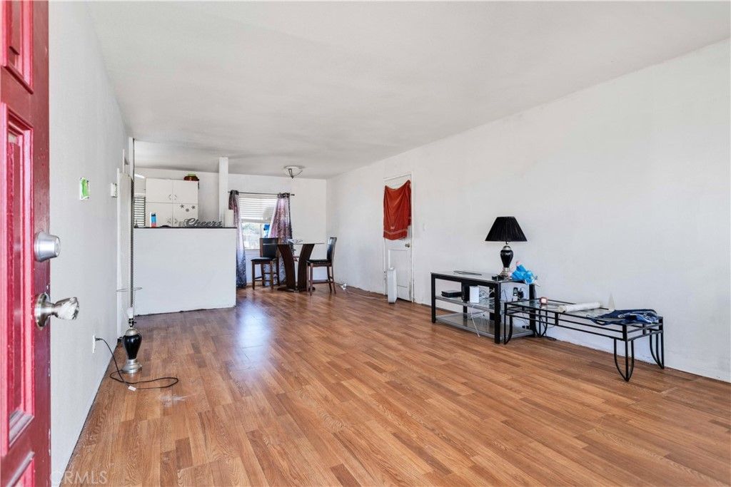 listing image 130721224707273983093