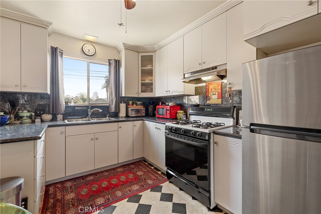 728 Cedar Avenue 22