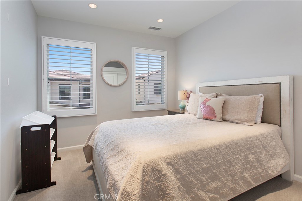 Vista Scena (OHVIS) - Residential Lease