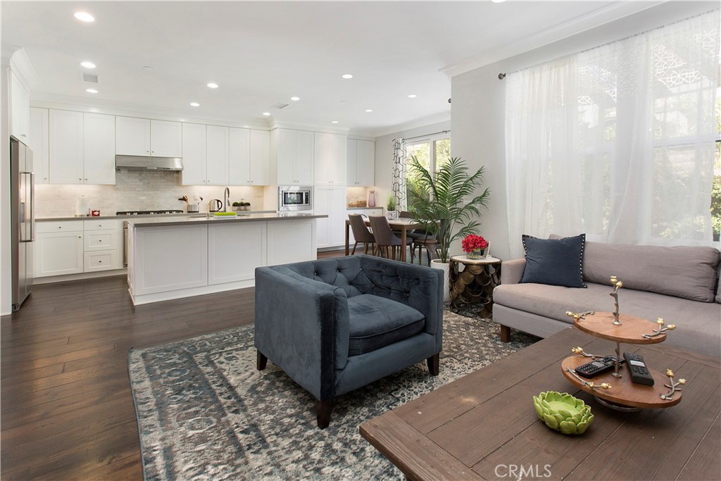 Vista Scena (OHVIS) - Residential Lease