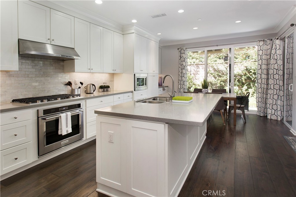 Vista Scena (OHVIS) - Residential Lease