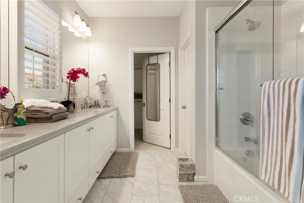 Vista Scena (OHVIS) - Residential Lease