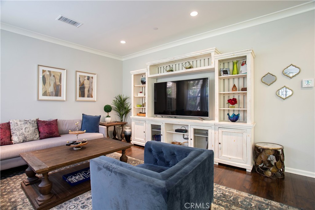 Vista Scena (OHVIS) - Residential Lease