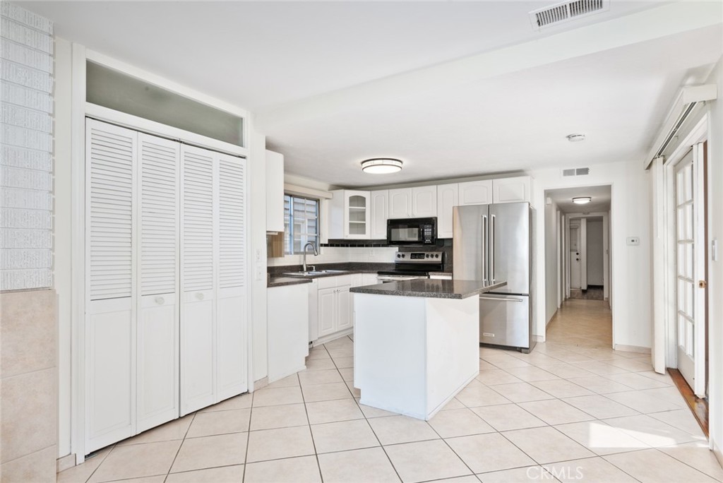 114 Onyx Avenue