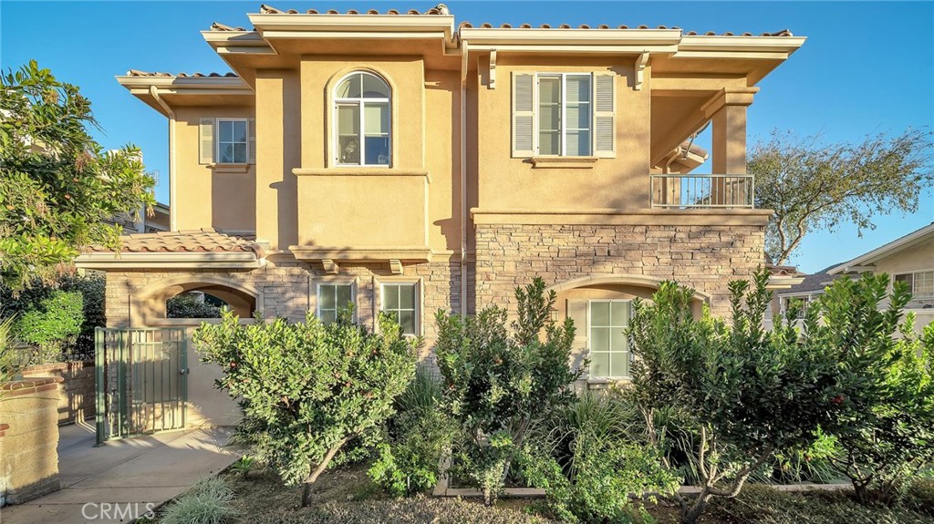 View Agoura Hills, CA 91301 townhome