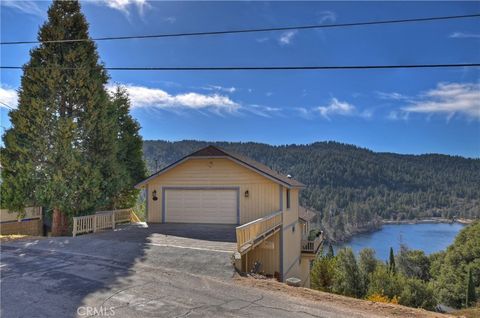 A home in Crestline