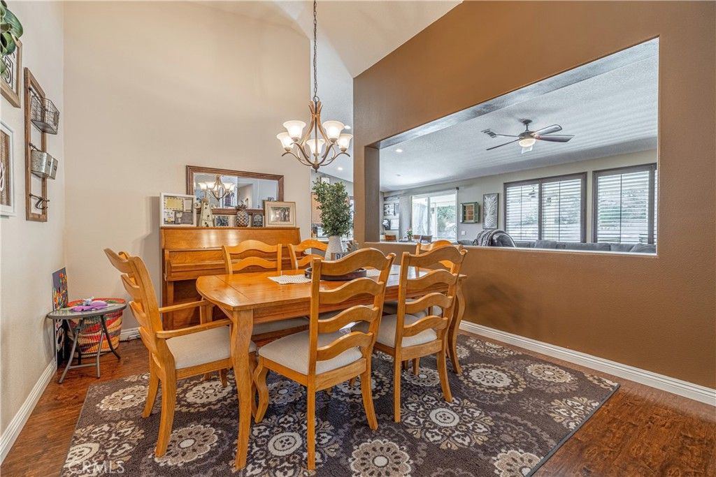 listing image 130720005023653893796