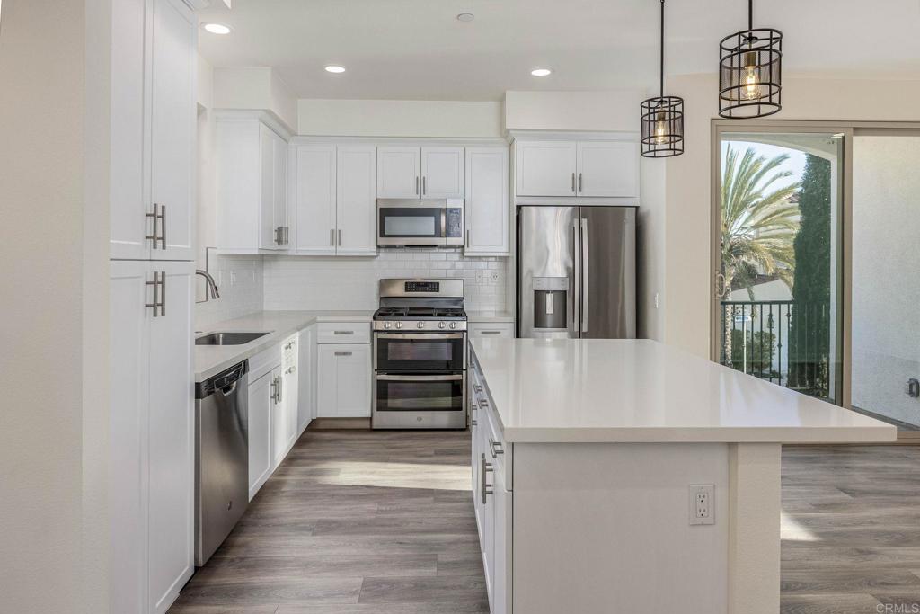 327 Lagoon Way