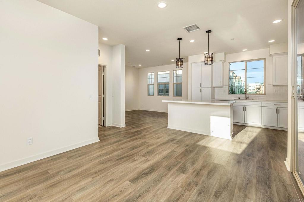 327 Lagoon Way