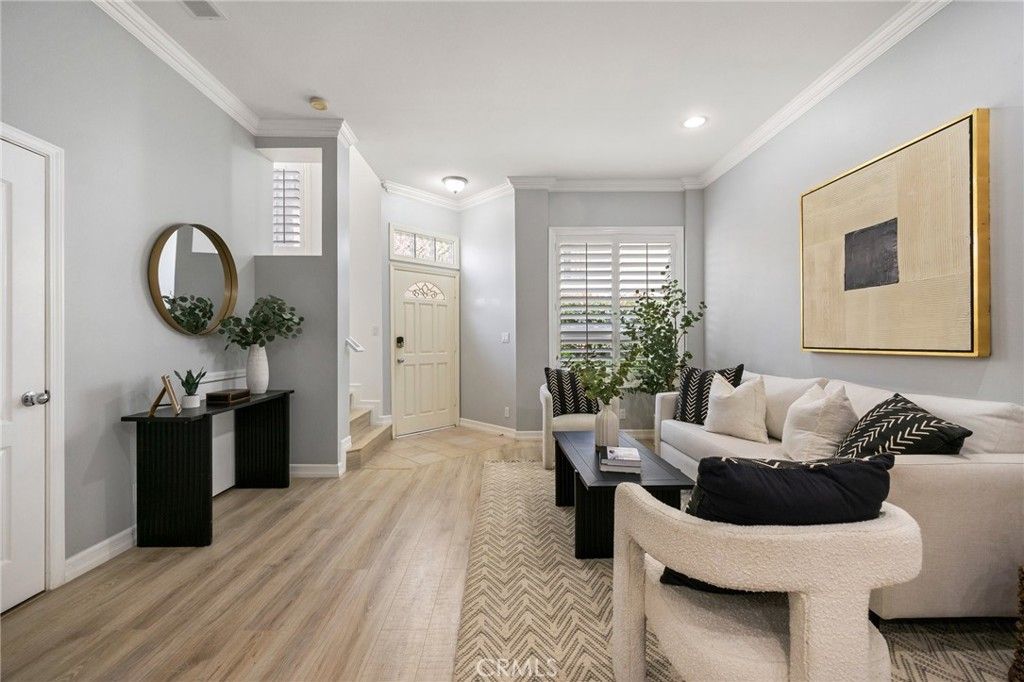 listing image 0