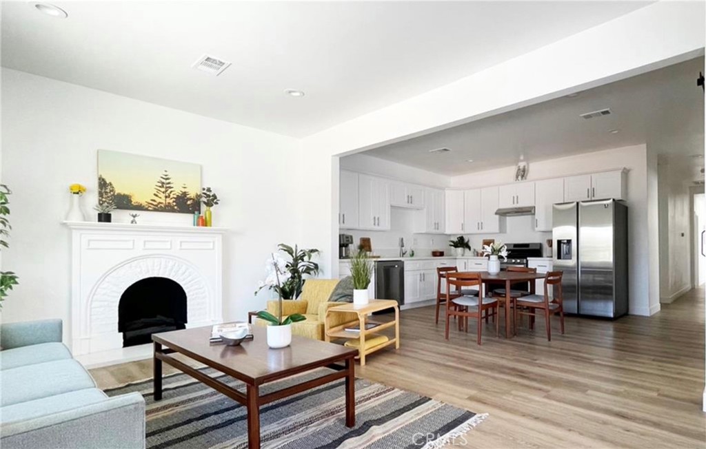 Properties 4 1731 S New England Street