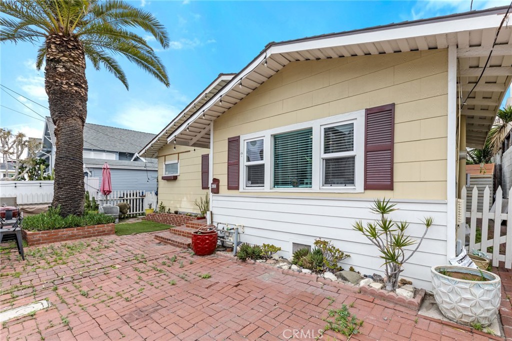2054 Palm Drive