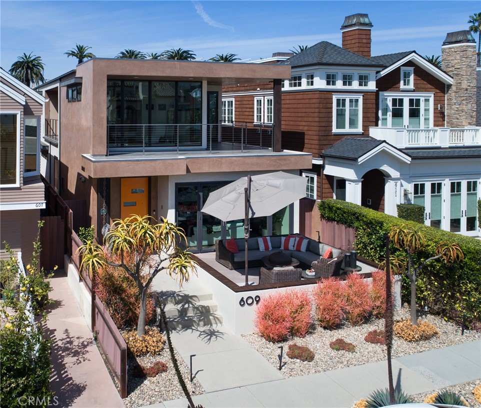 Corona del Mar North of PCH (CNHW) - Residential