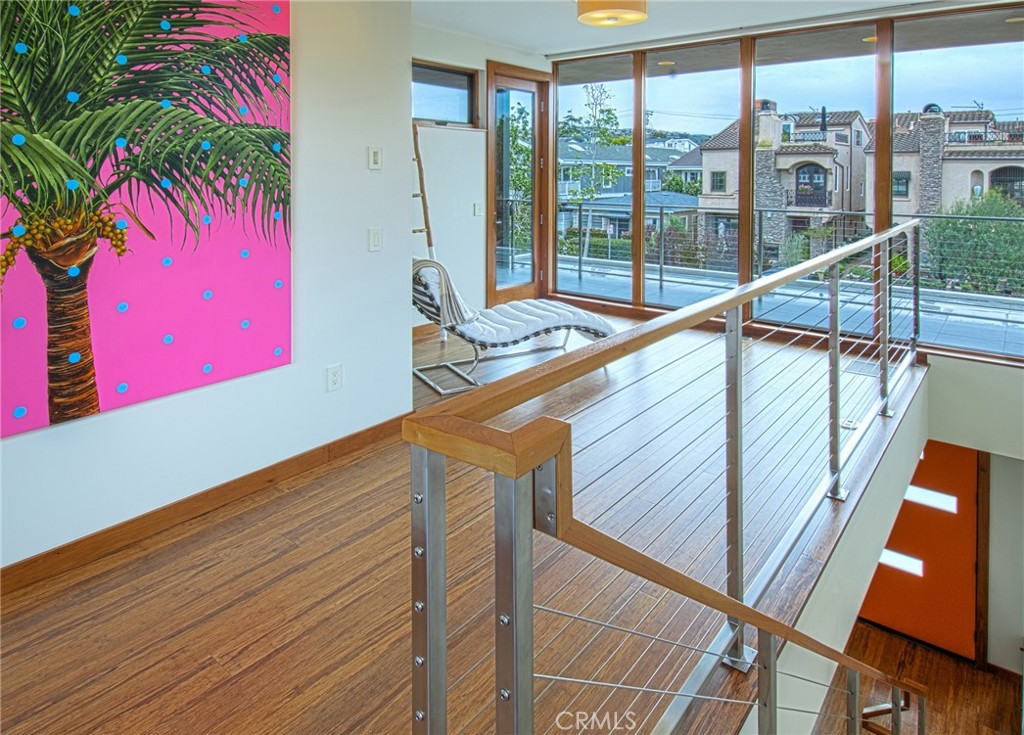 Corona del Mar North of PCH (CNHW) - Residential