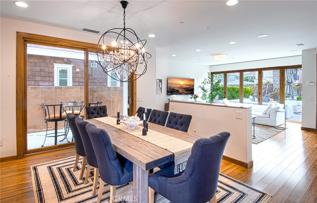 Corona del Mar North of PCH (CNHW) - Residential