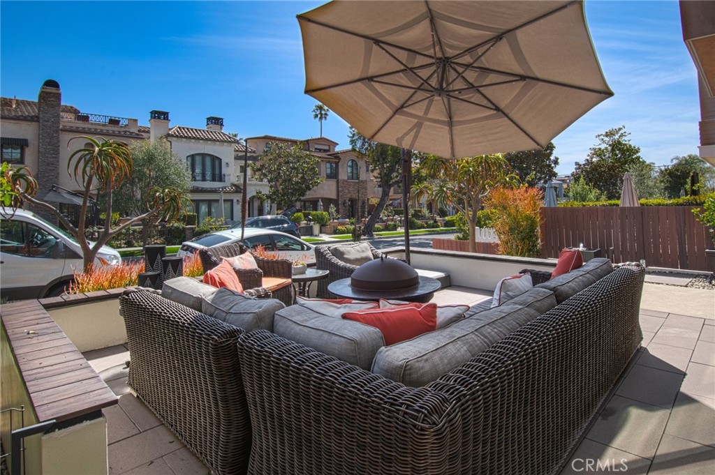 Corona del Mar North of PCH (CNHW) - Residential