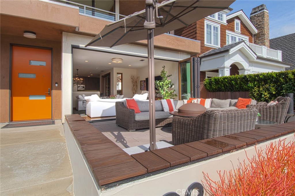 Corona del Mar North of PCH (CNHW) - Residential