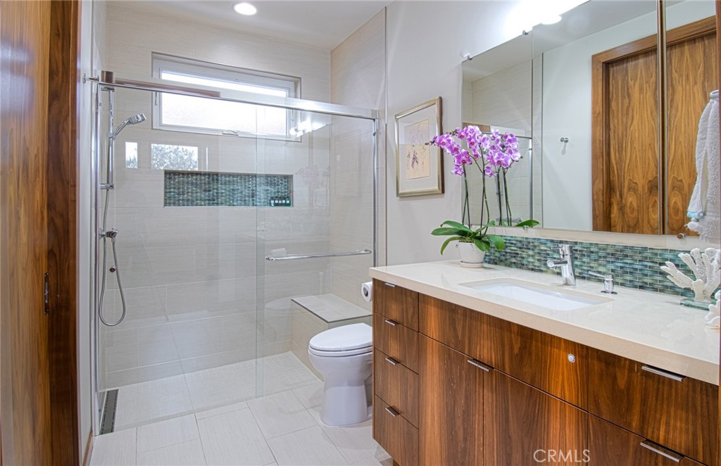 Corona del Mar North of PCH (CNHW) - Residential