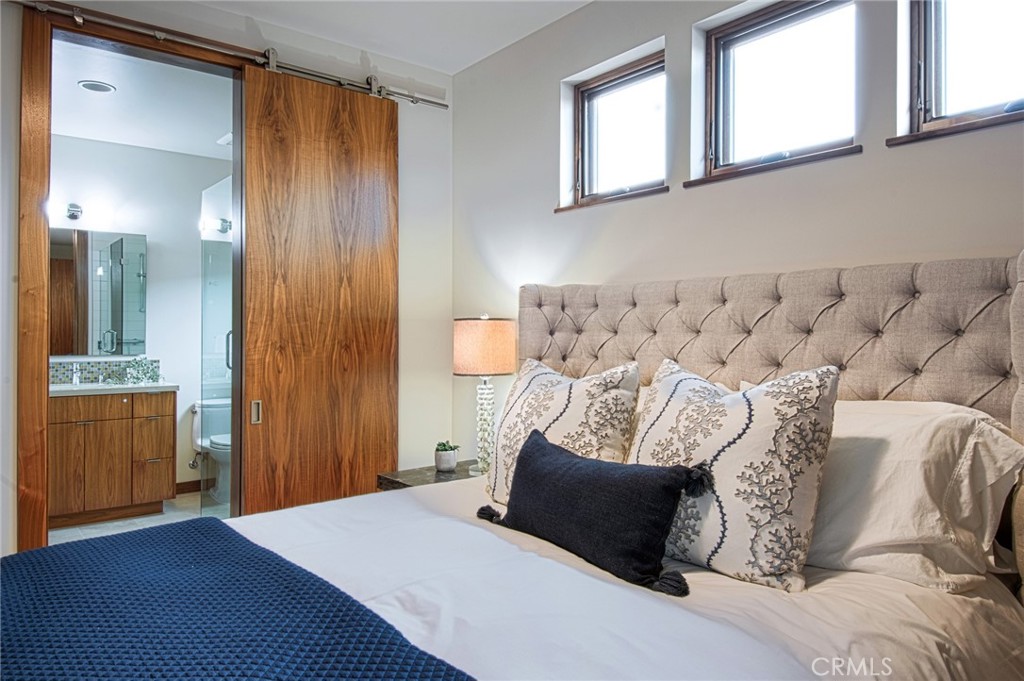 Corona del Mar North of PCH (CNHW) - Residential