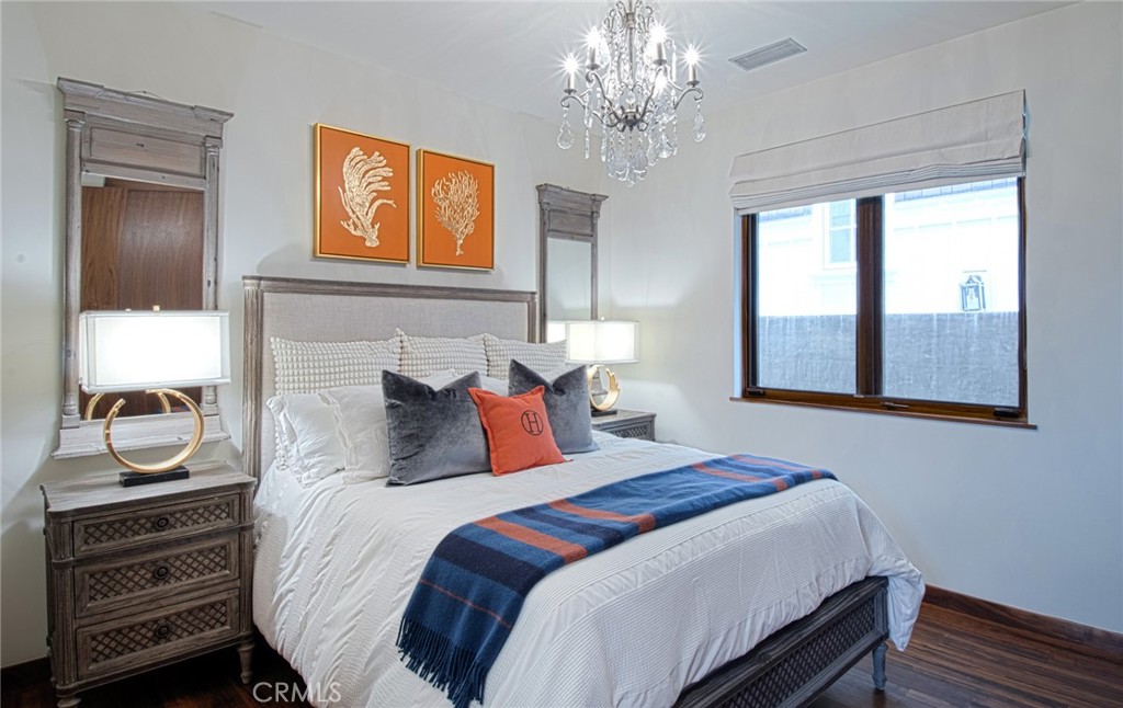 Corona del Mar North of PCH (CNHW) - Residential