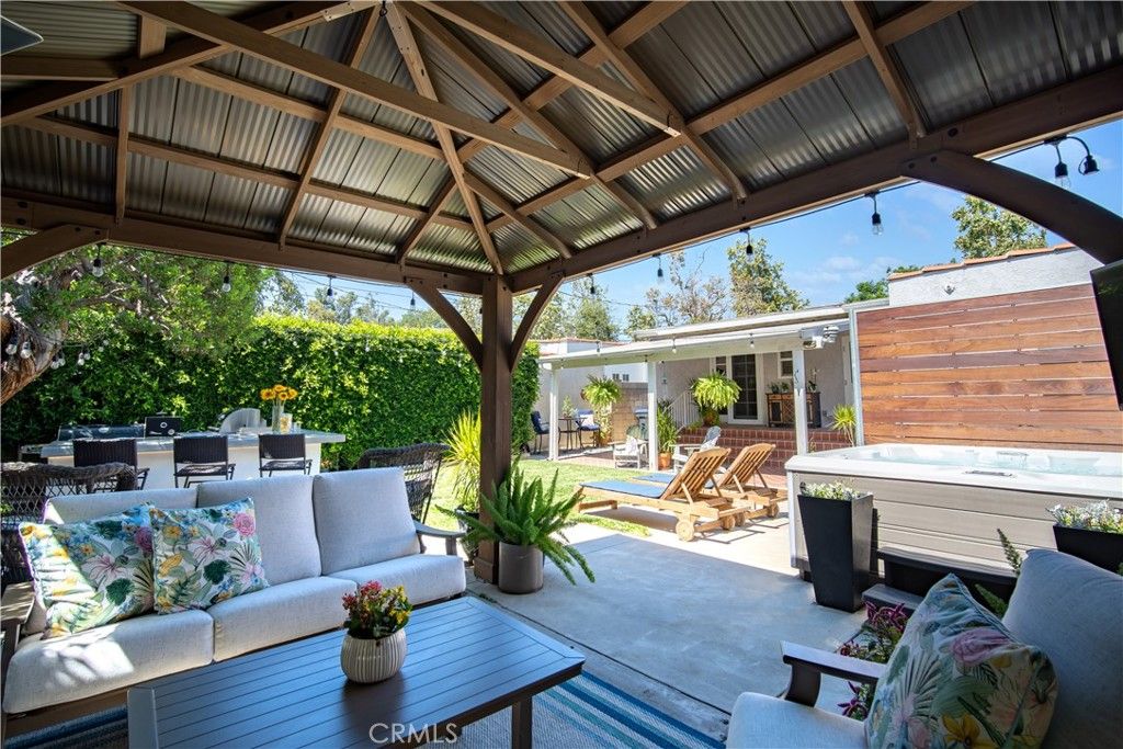 listing image 130727643915147501737