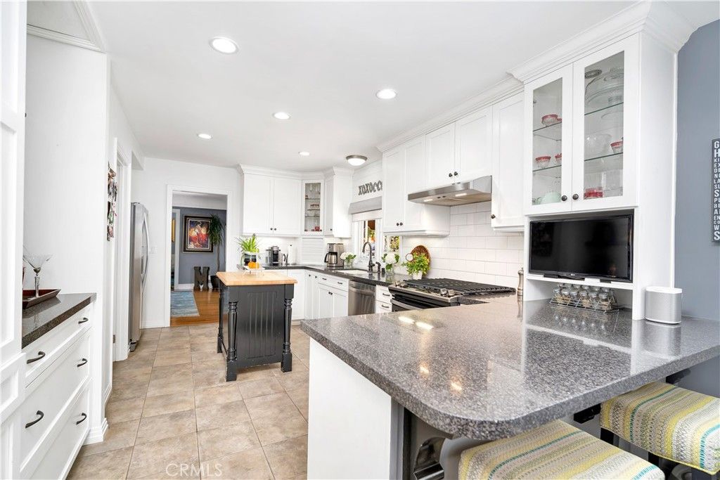 listing image 130726603546544270905
