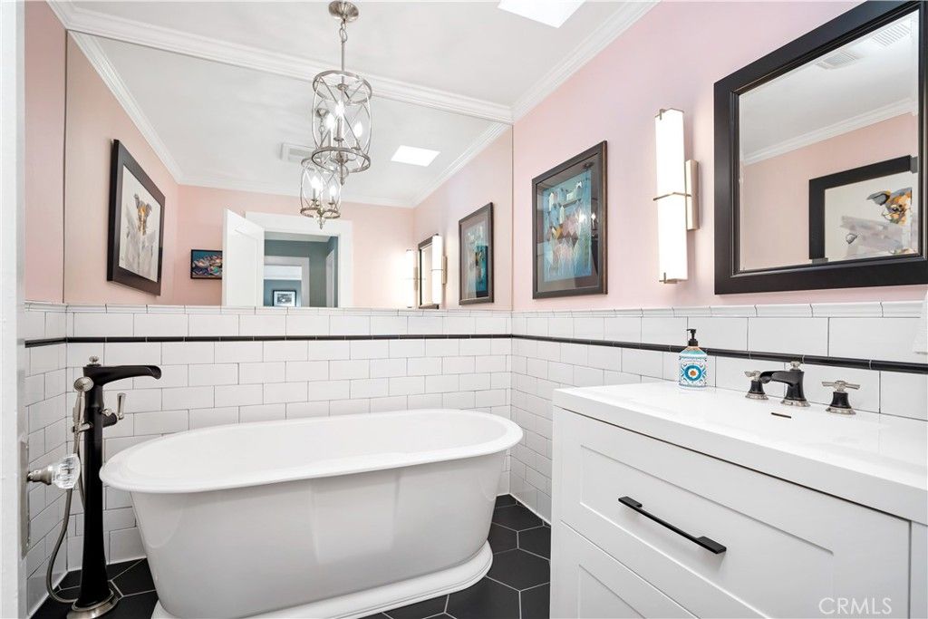 listing image 130720445005887233076