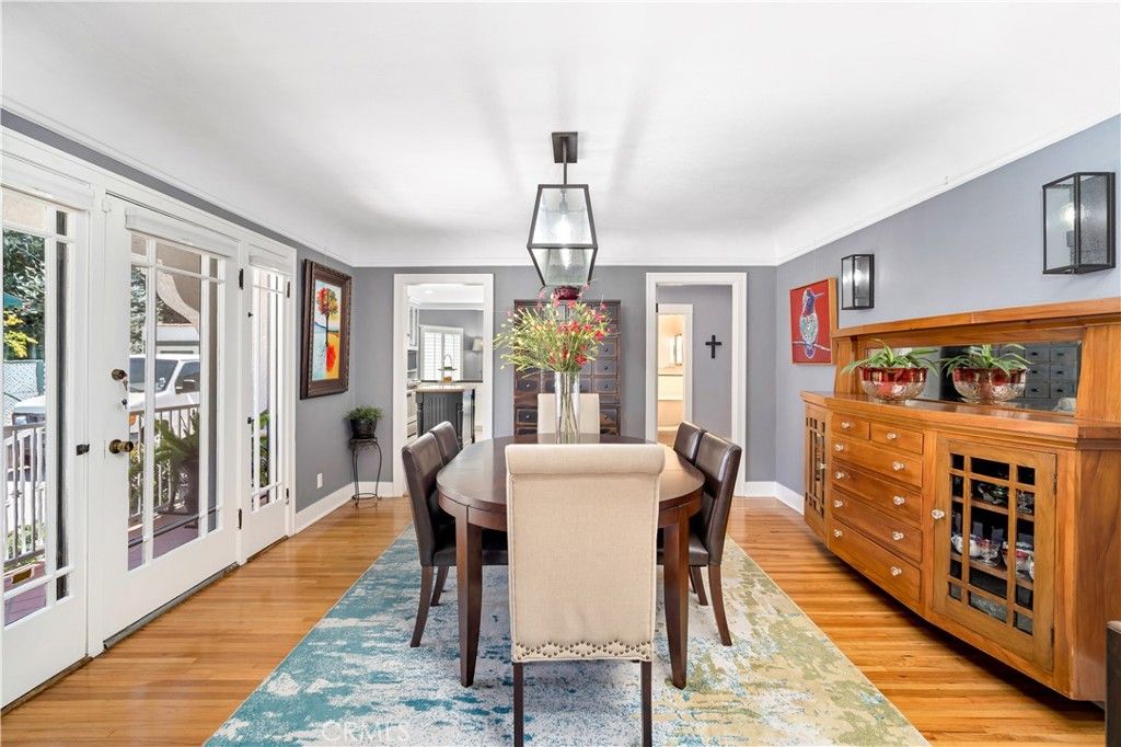 listing image 130724756271824777603