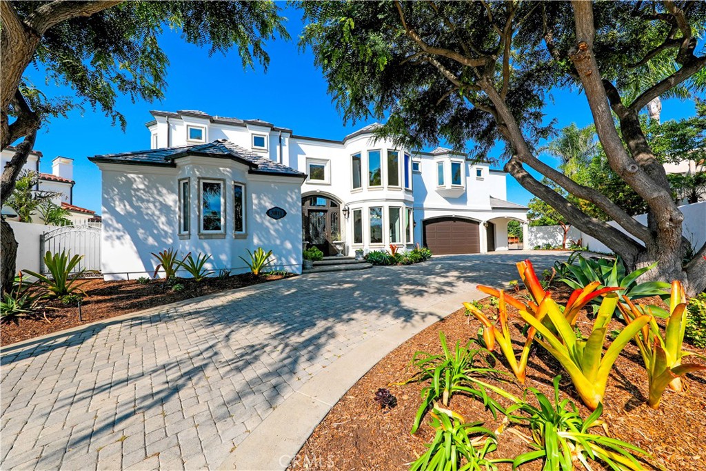 3811 Vista Blanca