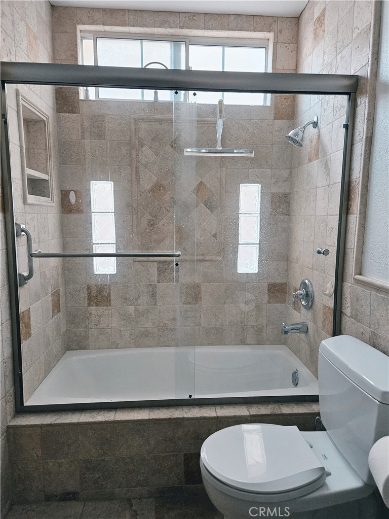 La Cuesta (LACU) - Residential Lease