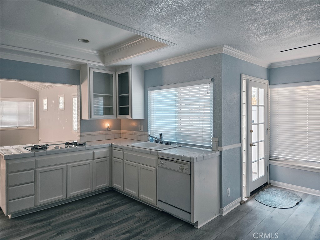 La Cuesta (LACU) - Residential Lease