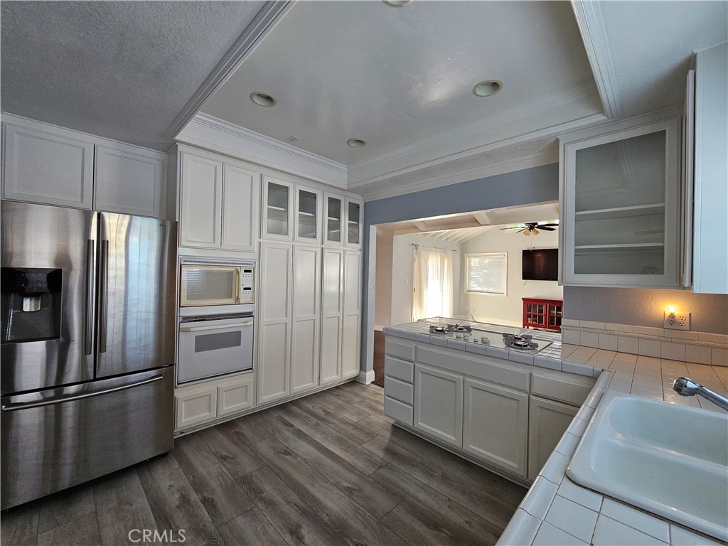 La Cuesta (LACU) - Residential Lease