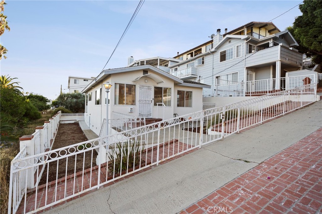 661 W 26th Street
