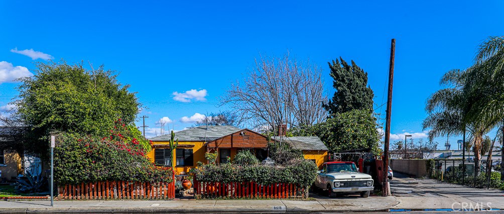 Photo 2 of 16 of 8616 Serapis Avenue house