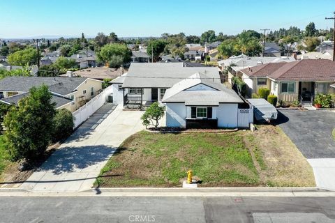 A home in La Mirada